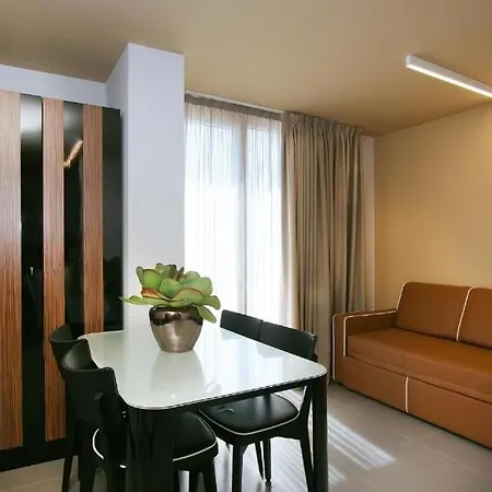 Terminus Aparthotel 4*